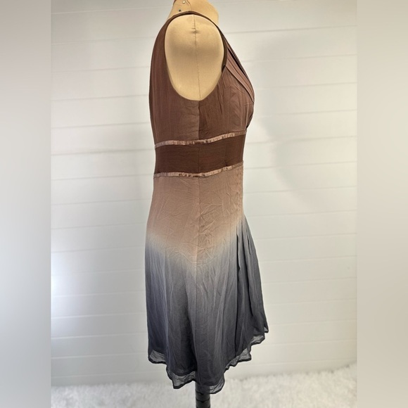 Anne Klein • 100% Silk Pleated Sleeveless Brown to Grey Ombré Midi Dress Sz 14 - Picture 3 of 8